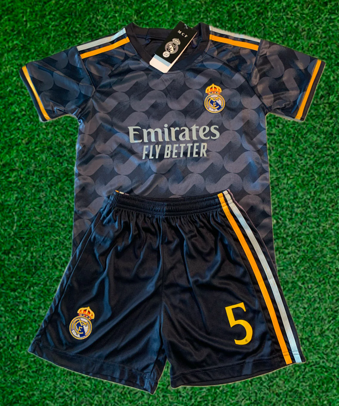 Bellingham Real Madrid Kids Soccer Kit - 2 Piece Set - Image 2