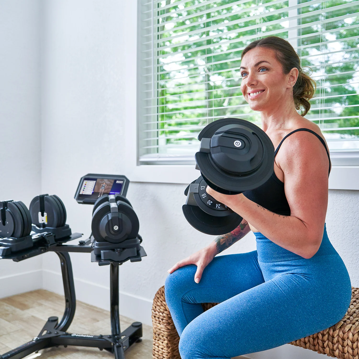 Echelon Strength Adjustable Dumbbells 752 with Stand - Image 9