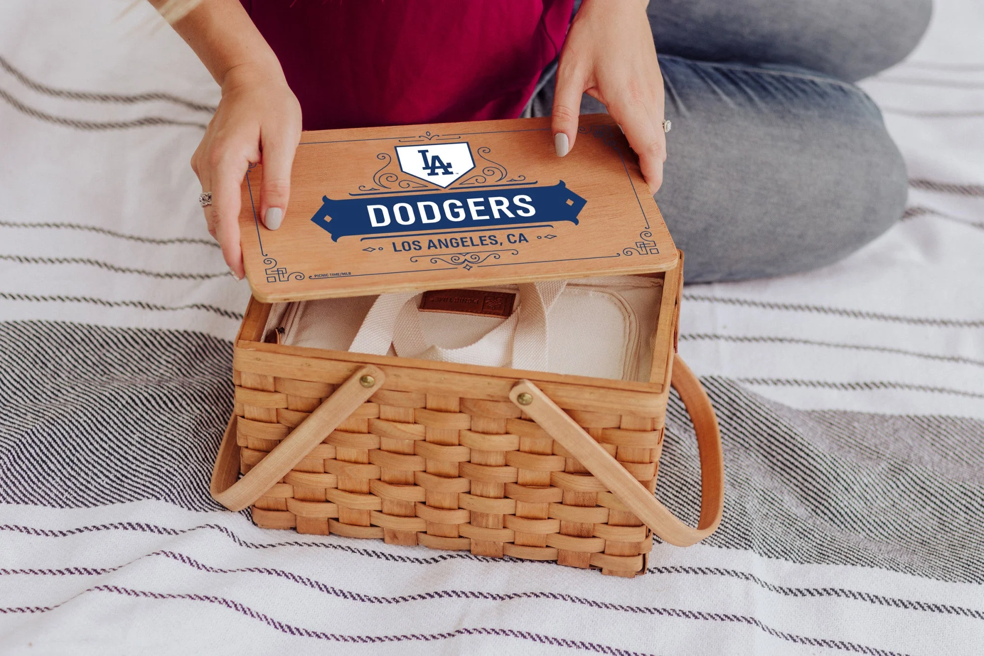 Los Angeles Dodgers Poppy Personal Picnic Basket - Image 2