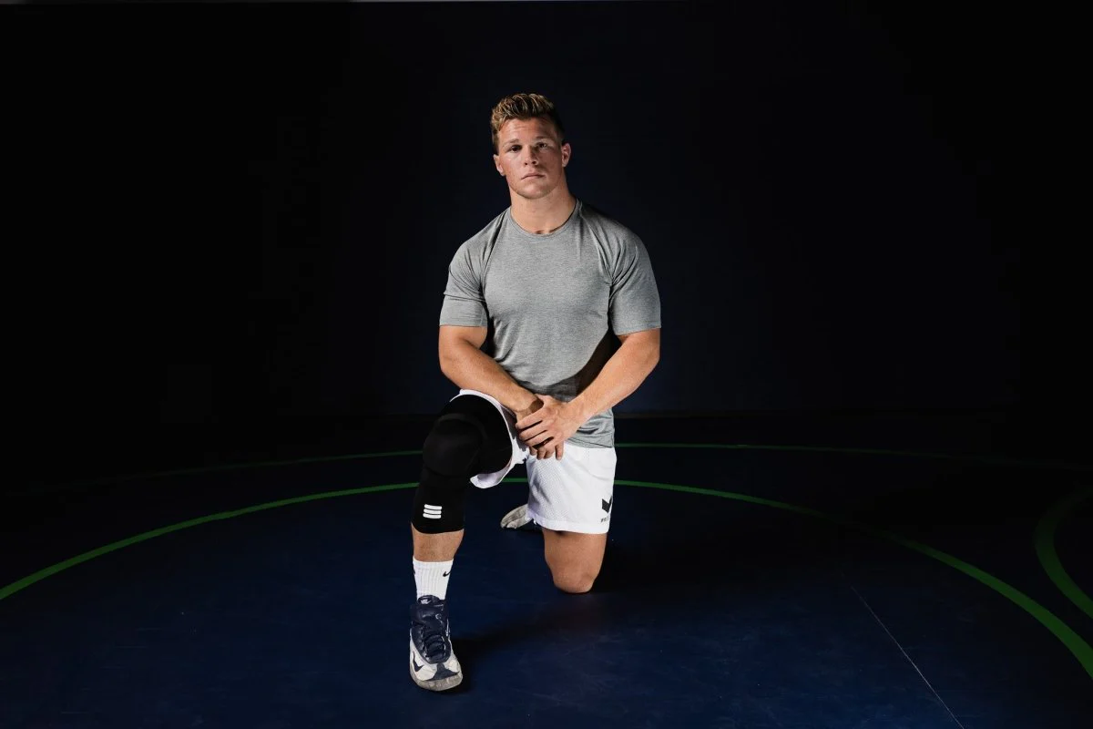 Mid-Length Padded Black Knee Sleeve - Image 10