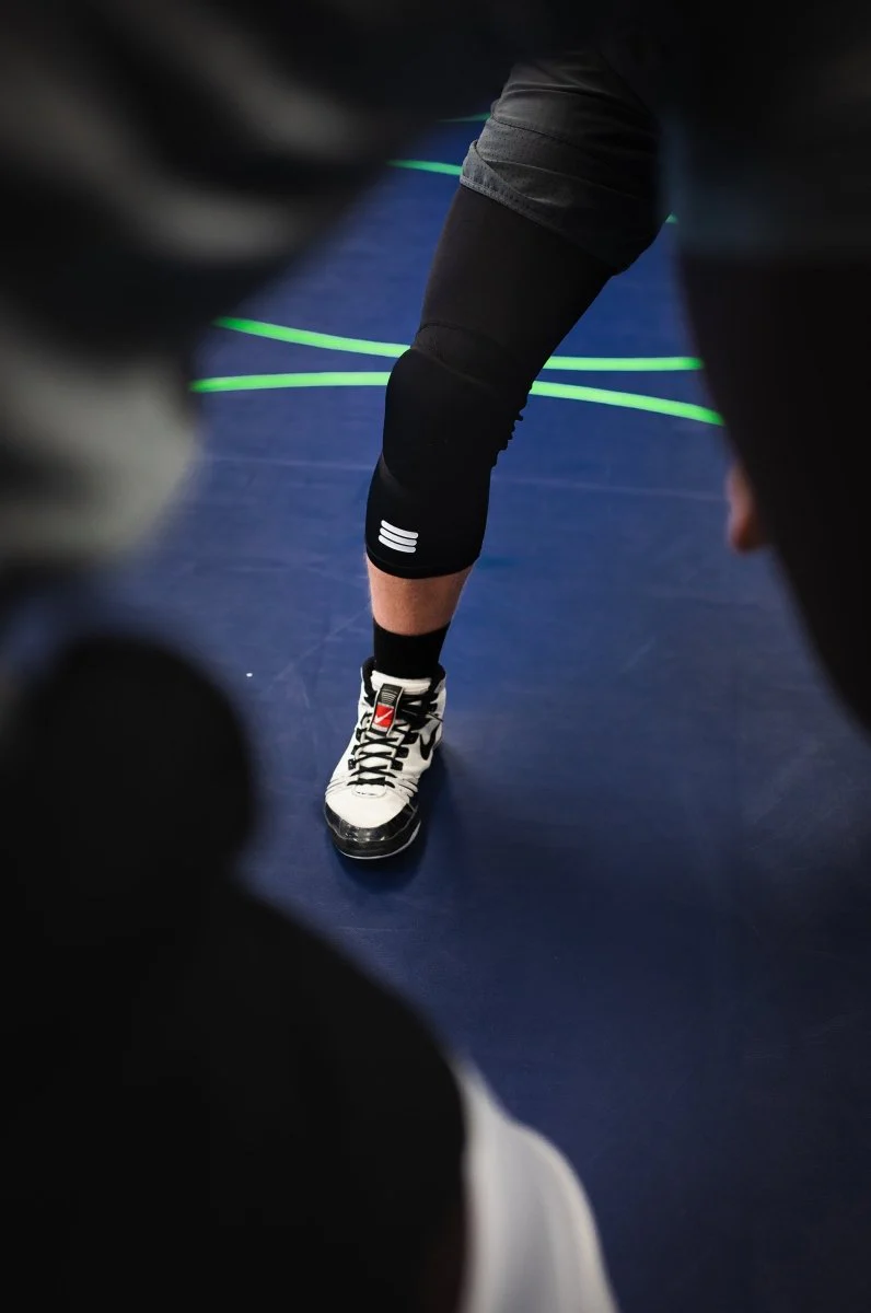Mid-Length Padded Black Knee Sleeve - Image 13