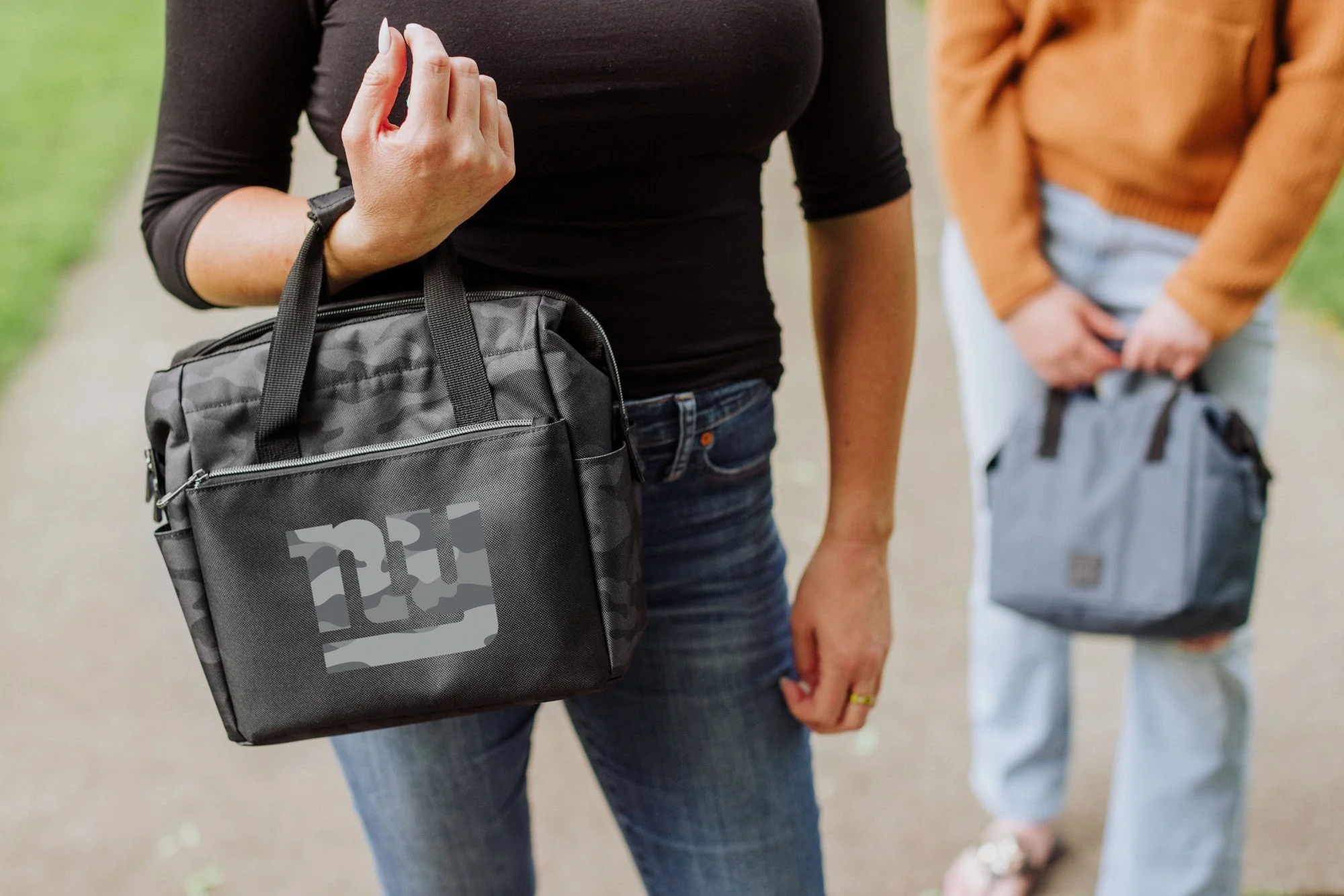 New York Giants On The Go Lunch Bag Cooler - Image 2