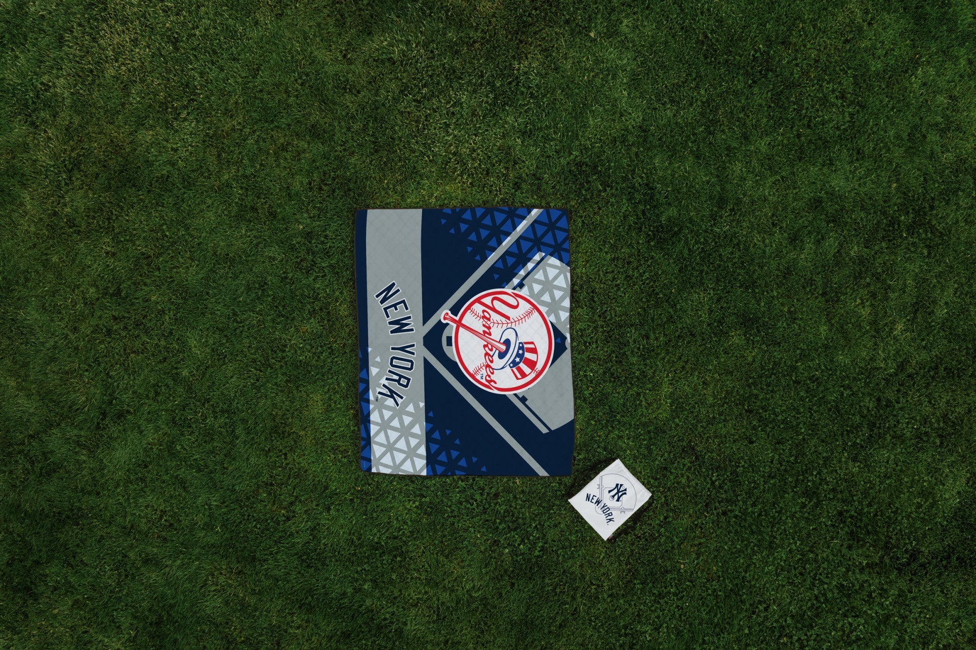 New York Yankees Impresa Picnic Blanket - Image 2