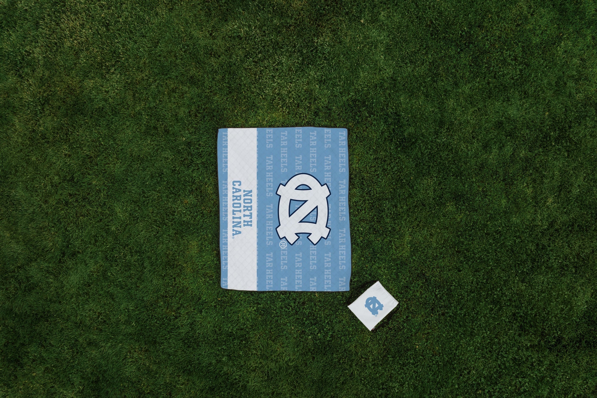 North Carolina Tar Heels Impresa Picnic Blanket - Image 2