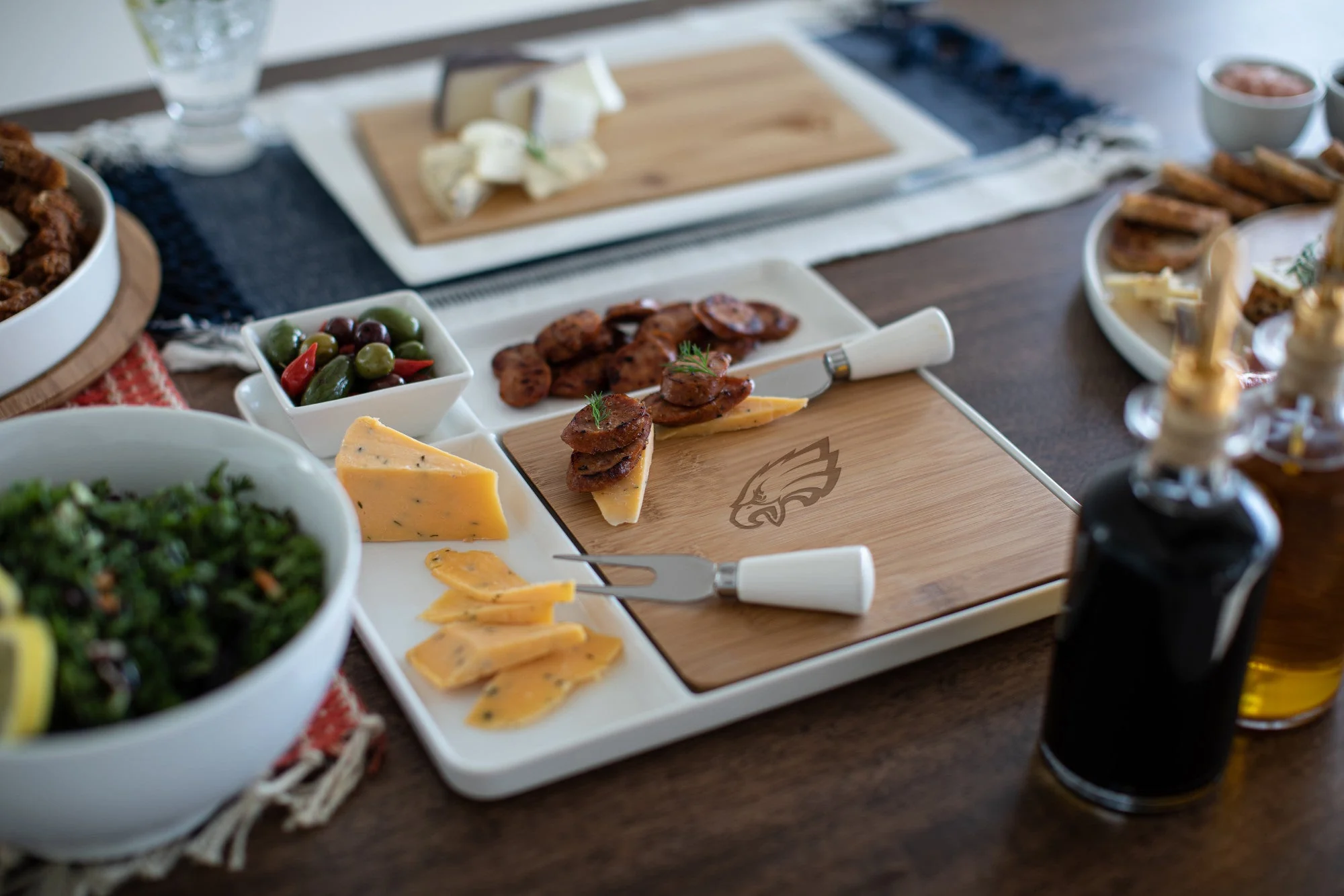 Philadelphia Eagles Peninsula Cutting Board & Serving Tray - Image 2