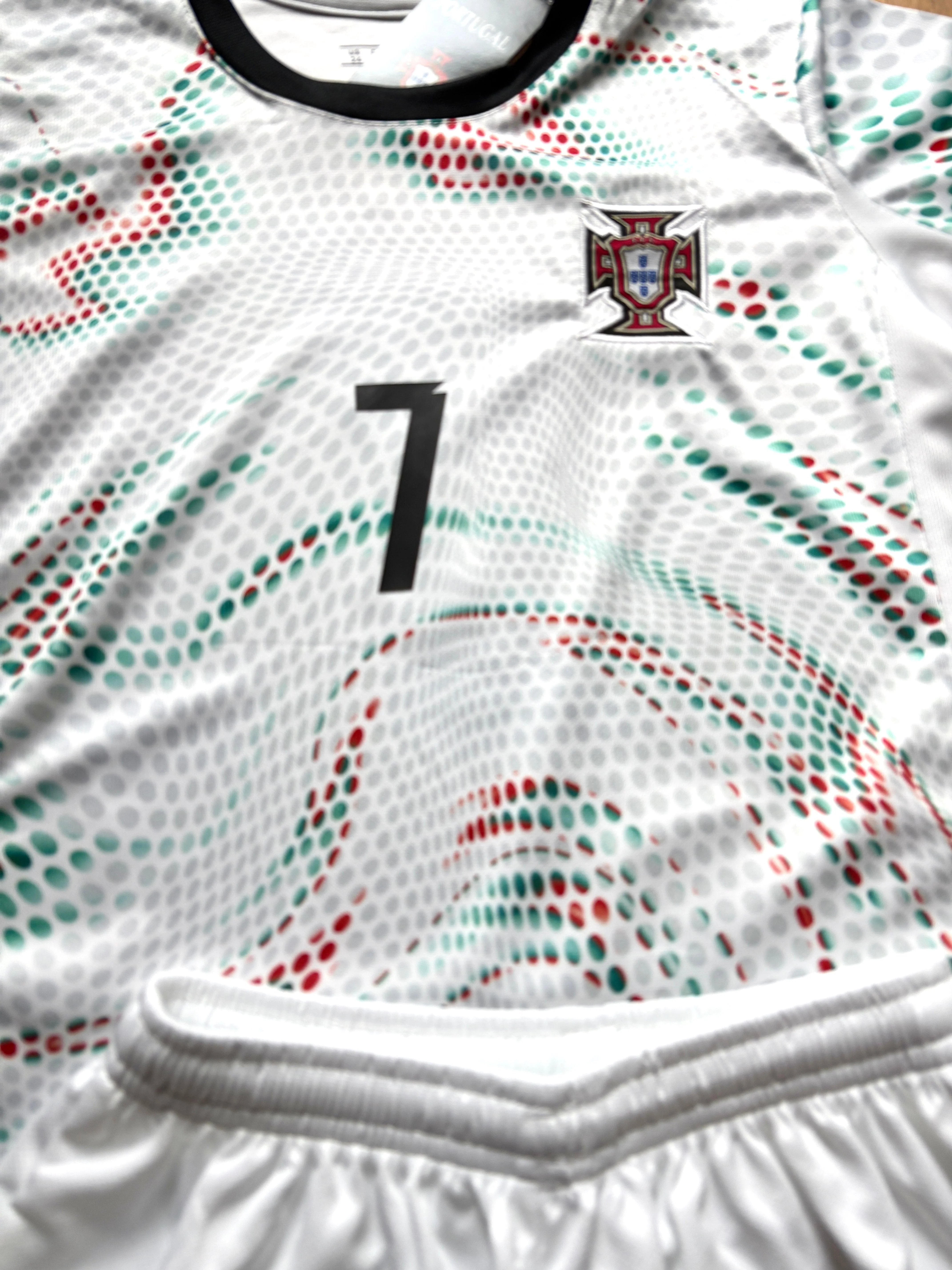 Ronaldo Portugal 2025 Away White Kids Soccer Jersey Kit 2 Piece Set - Image 4