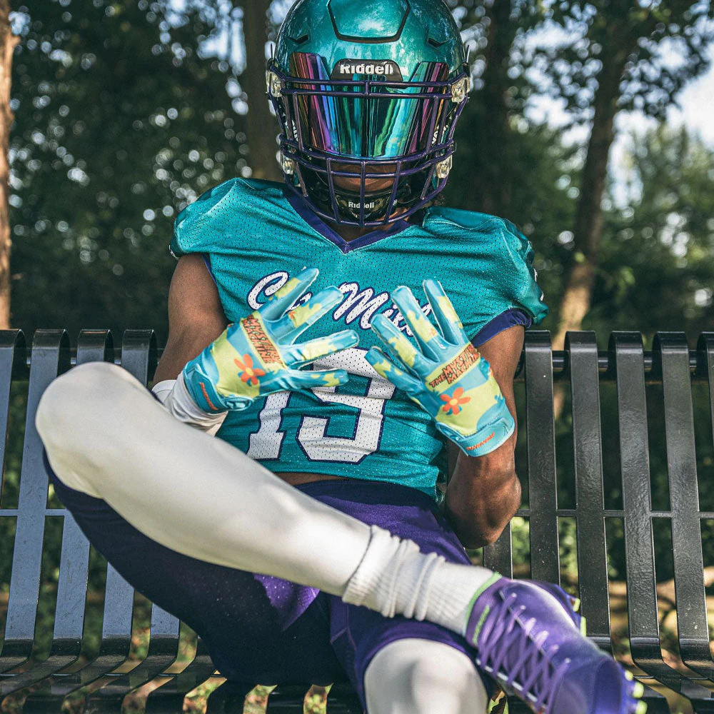 Scooby-Doo Football Gloves - Image 3