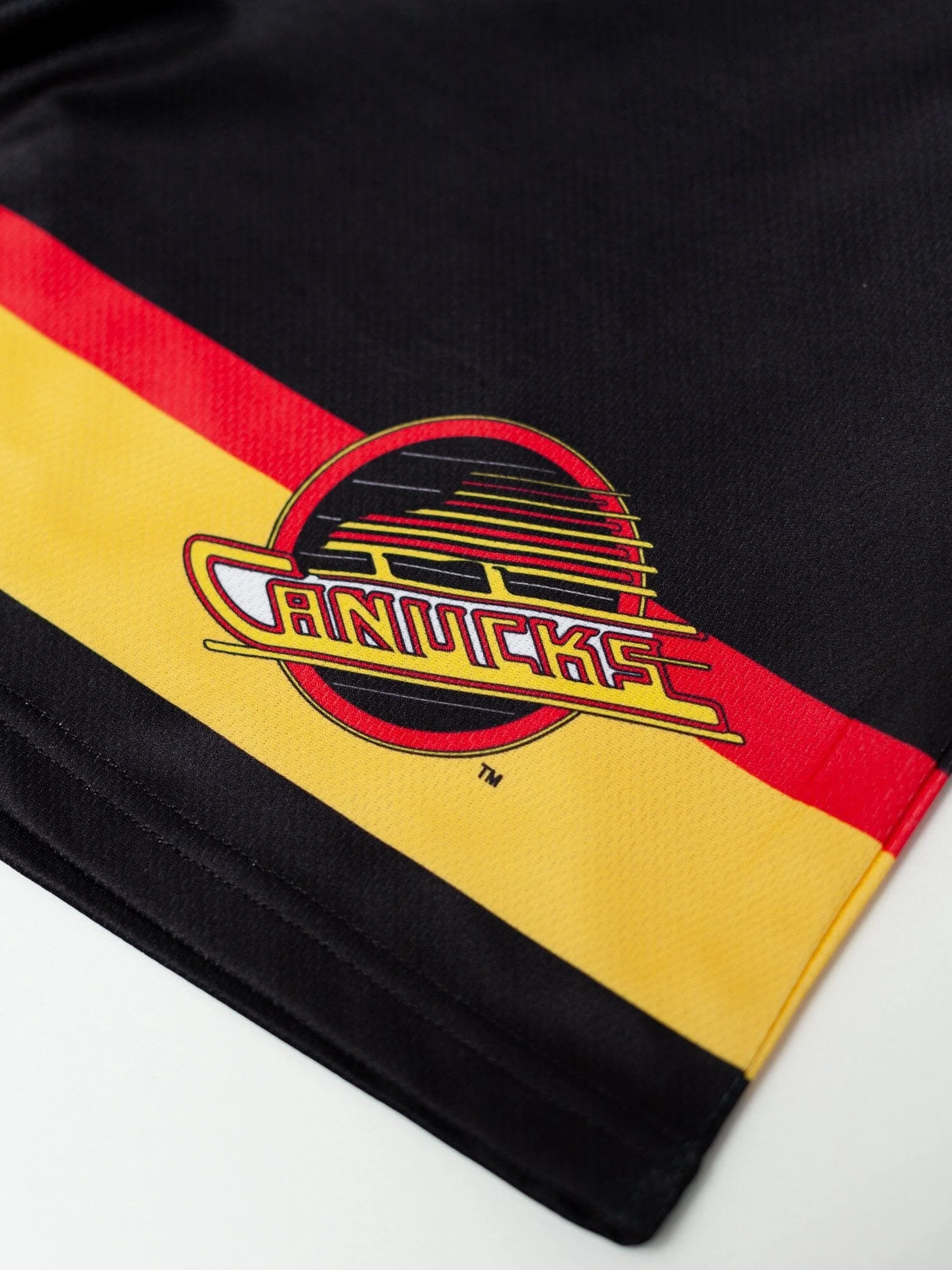 Vancouver Canucks Retro Alternate Mesh Hockey Shorts - Image 3